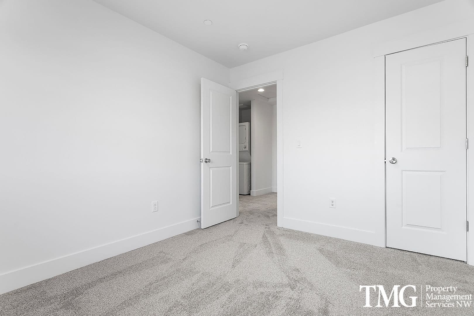 West Richland Townhome: 977 Creer Way - B-104
