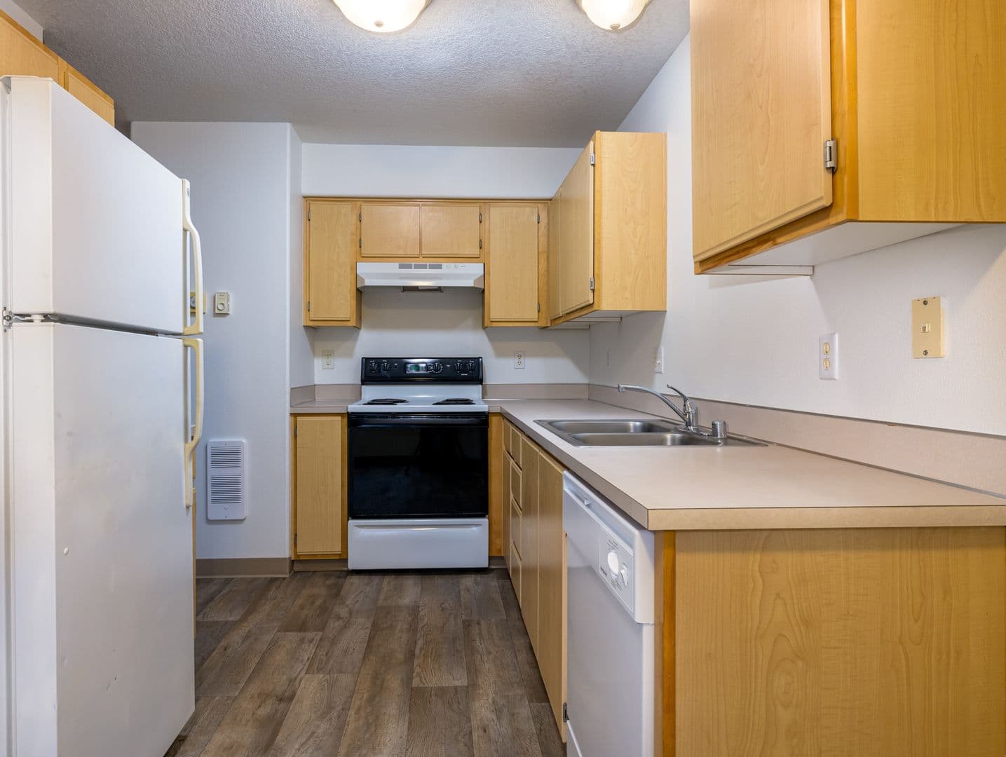 Vancouver Apartment: 13608 NE 72nd St