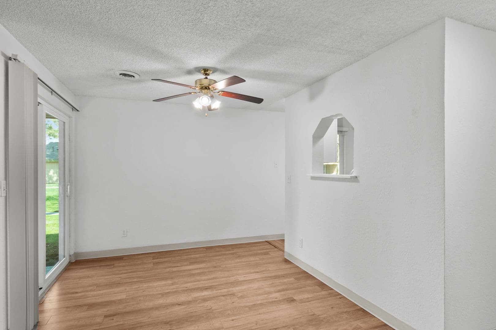 Richland Apartment: 850 Aaron Drive