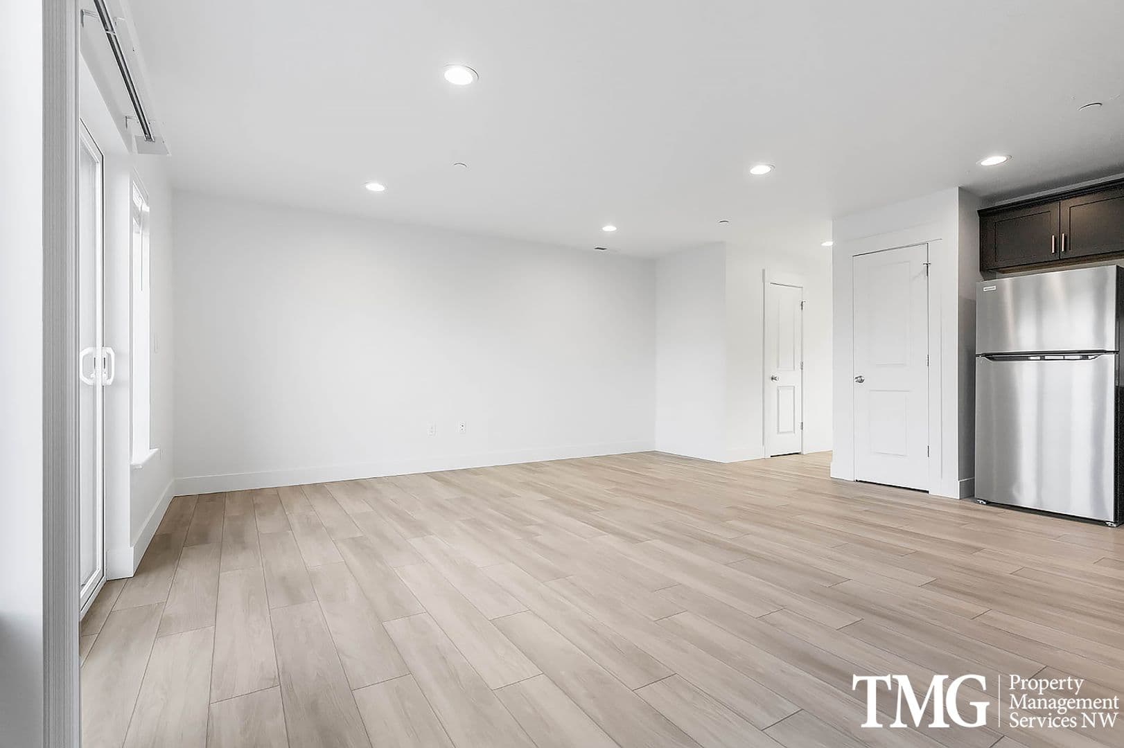 West Richland Townhome: 977 Creer Way - E-114