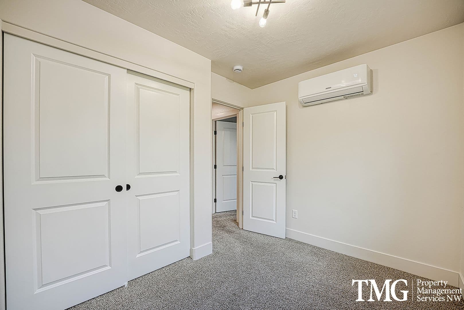 Kennewick Townhome: 718 N Volland St