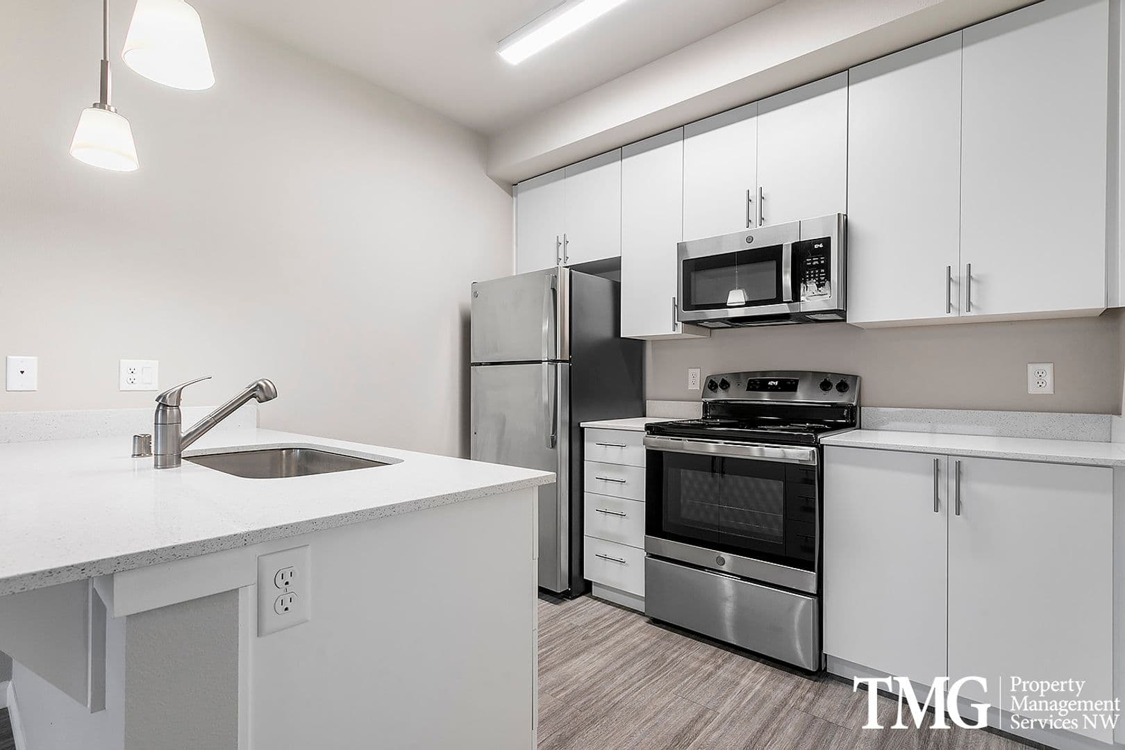 Ridgefield Apartment: 544 S Royle Rd