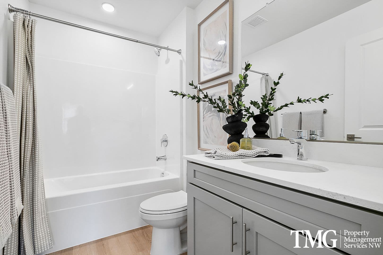 Vancouver Apartment: 12616 NE 116th Way