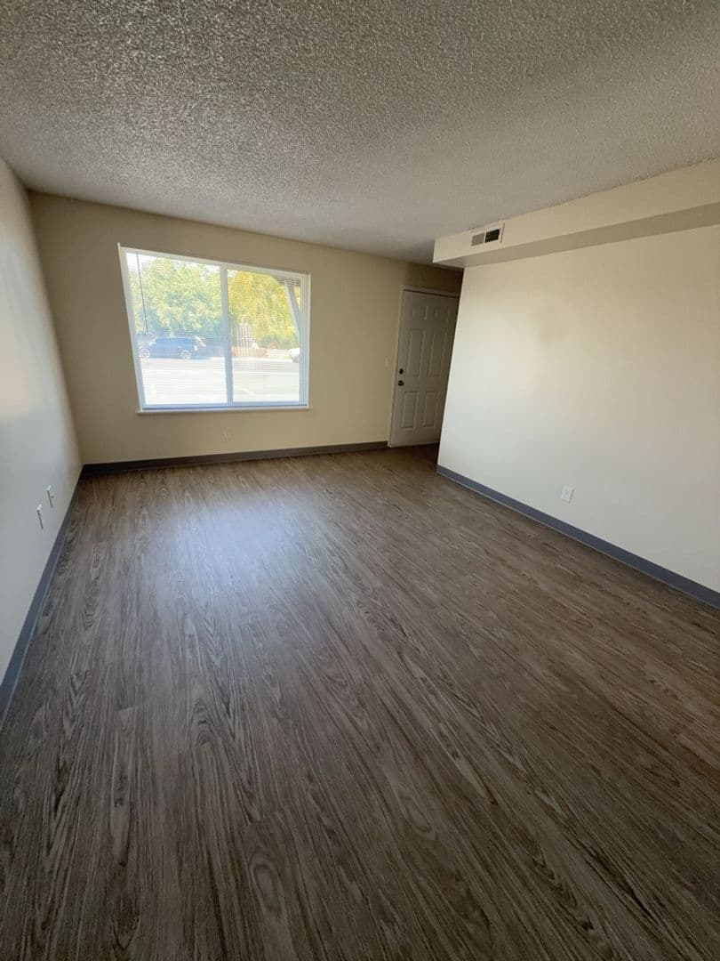 Kennewick Townhome: 4421 W Hood Ave