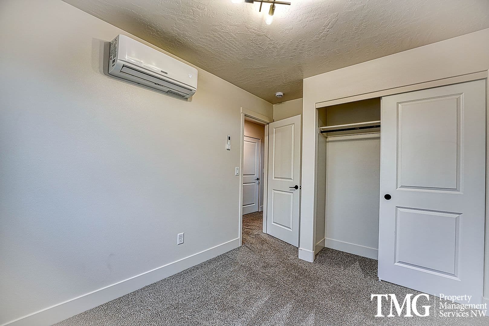 Kennewick Townhome: 718 N Volland St