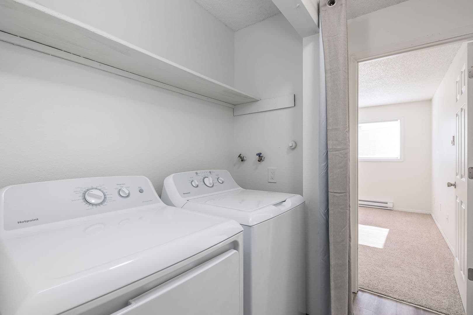 Kennewick Apartment: 3131 W Hood Ave