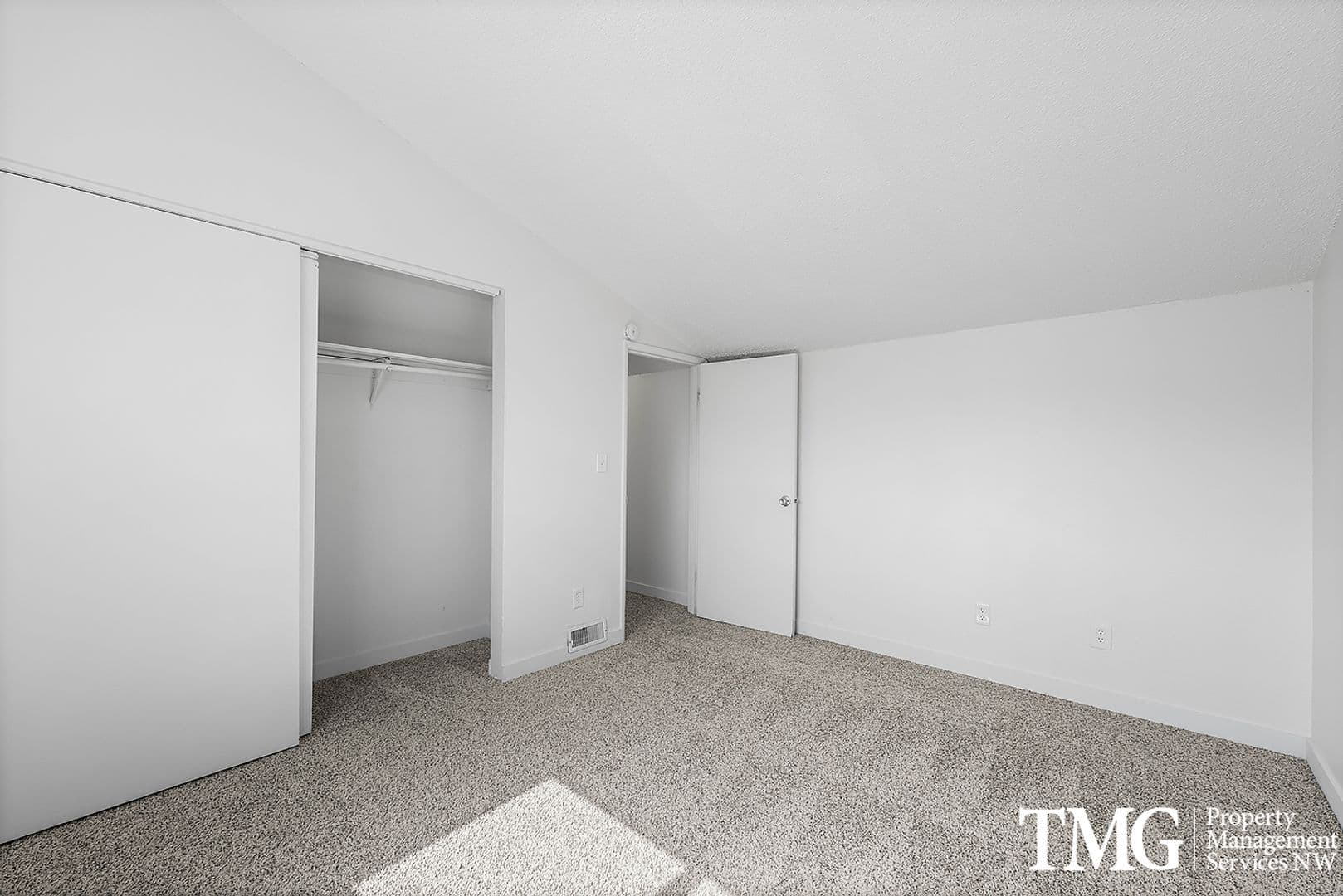 Kennewick Apartment: 803 S Olympia St