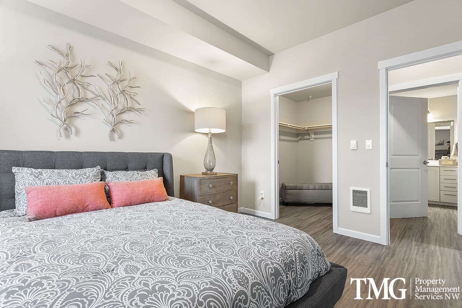 Ridgefield Apartment: 544 S Royle Rd