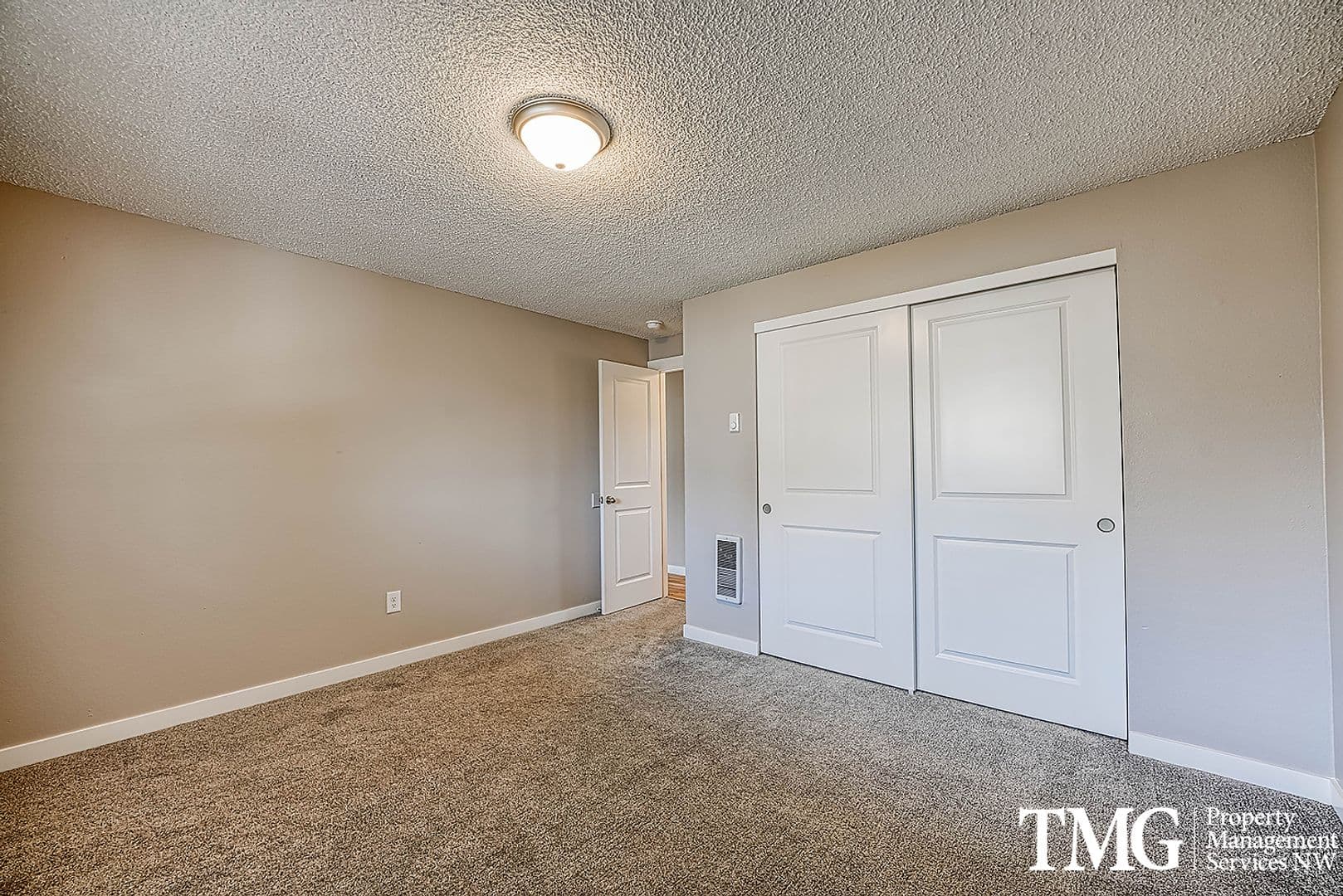 Vancouver Apartment: 11114 NE 48th Circle - B