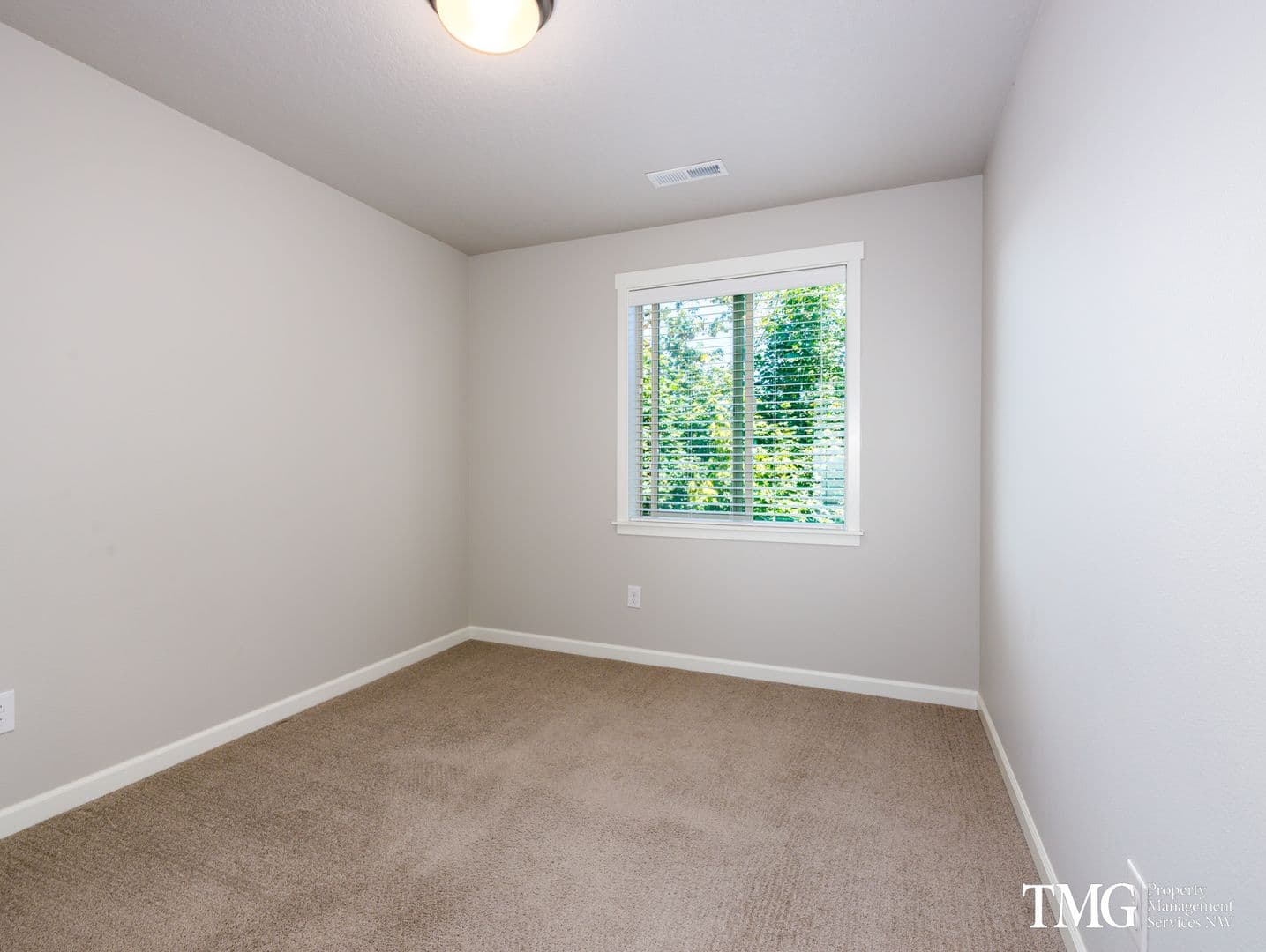 Vancouver House: 11311 NE 14th Ct