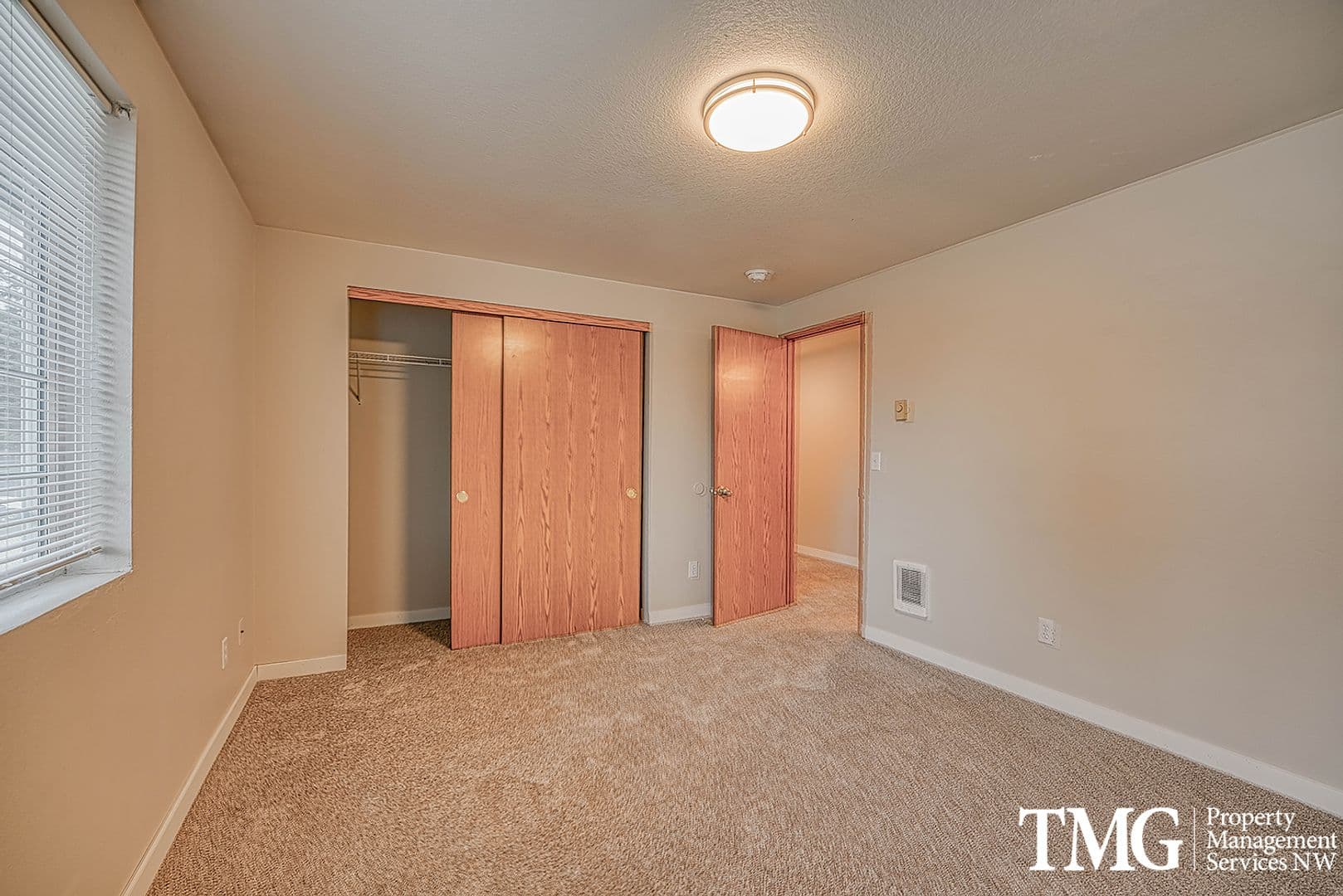 Vancouver Apartment: 13708 NE 18th St