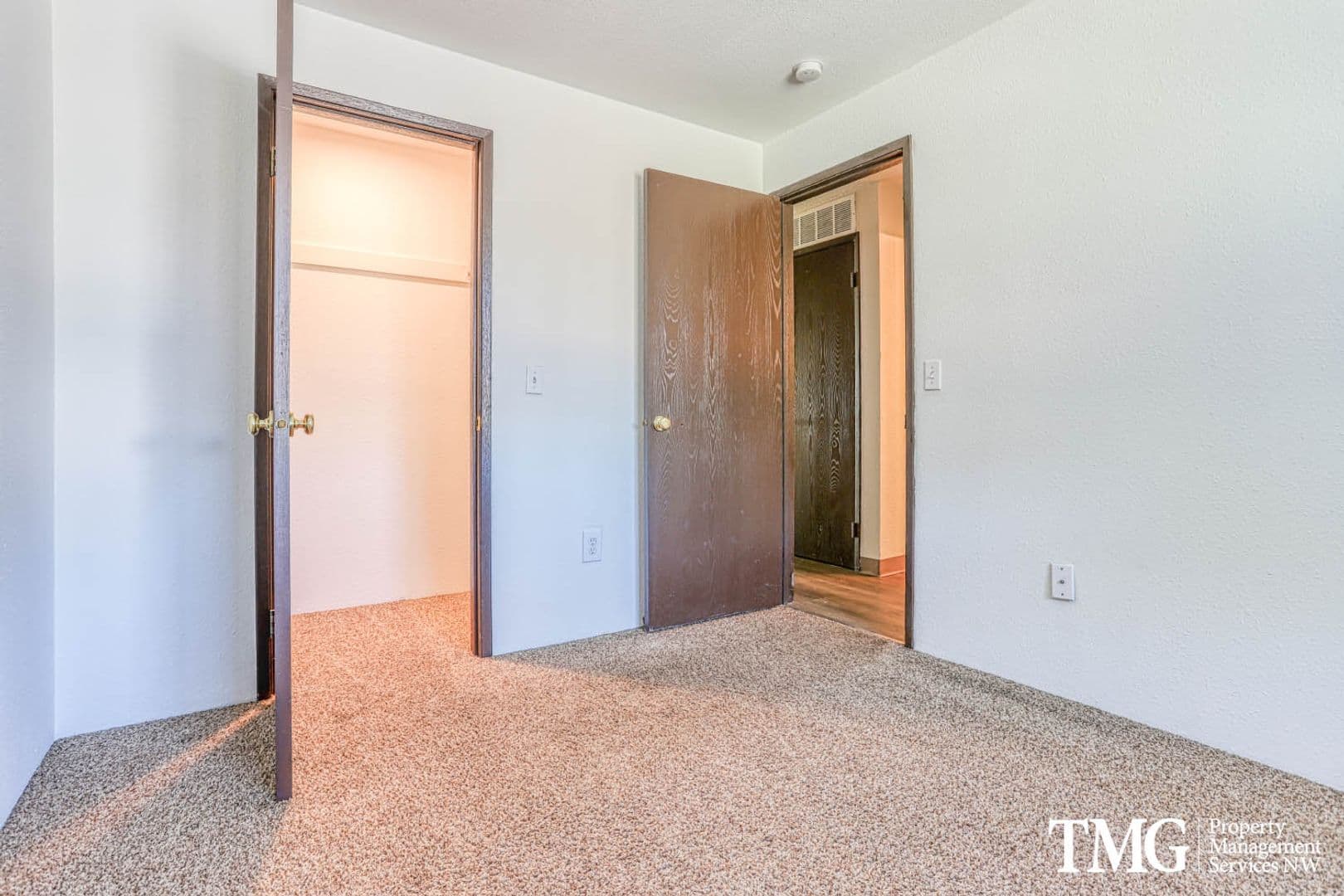 Richland Apartment: 2500 George Washington Way