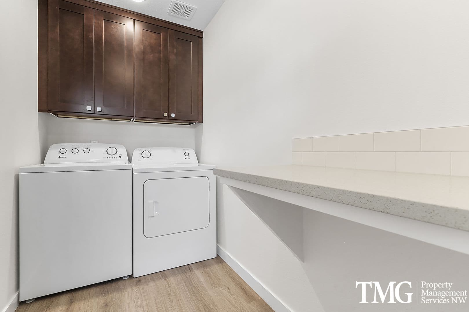 Vancouver Apartment: 5119 NE Saint James Road