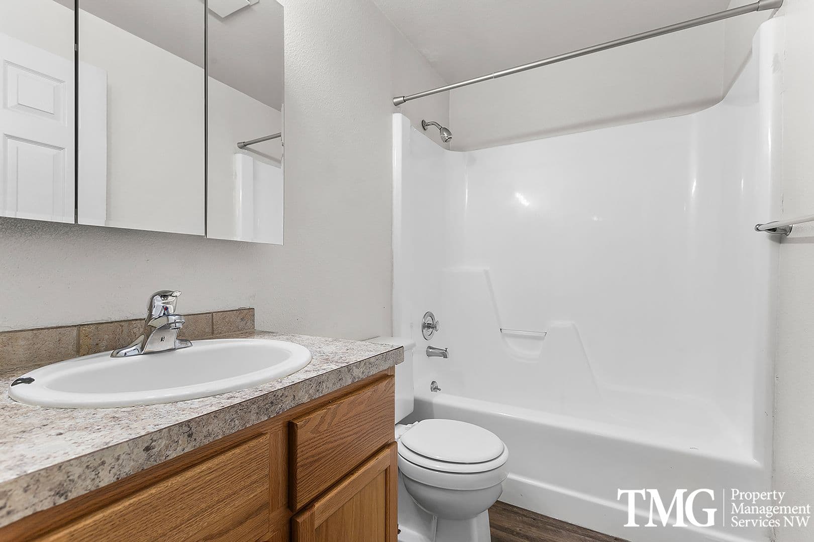 Kennewick Apartment: 440 N Volland