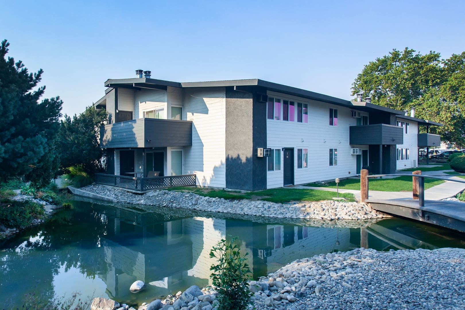 Kennewick Apartment: 5100 W Clearwater Ave