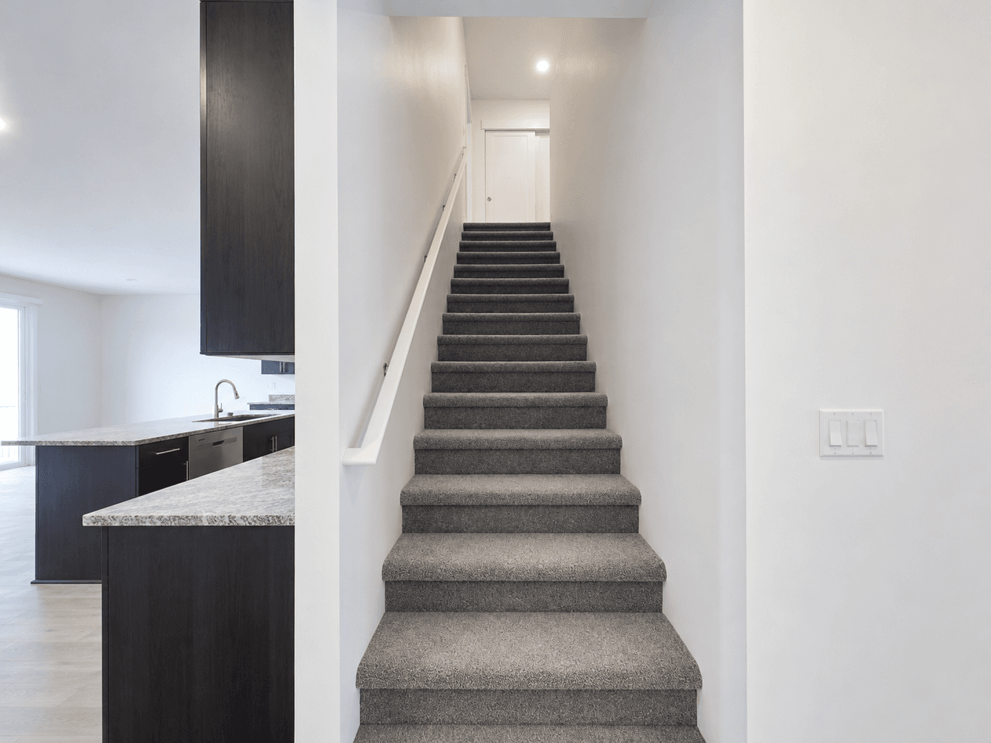 Kennewick Townhome: 5881 W 40th Court
