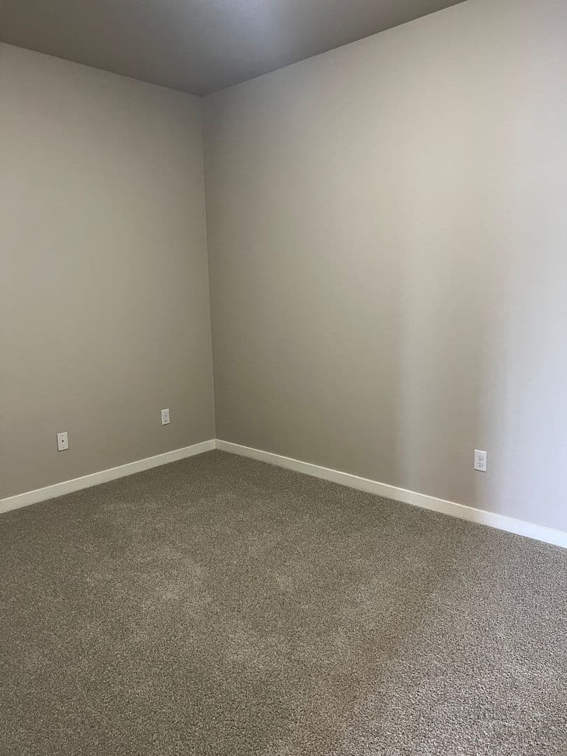 Vancouver Apartment: 608 NE 86th St