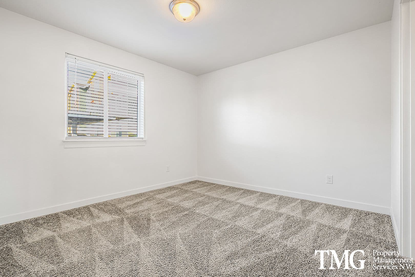 Battle Ground Apartment: 1017 SE 12th Ave