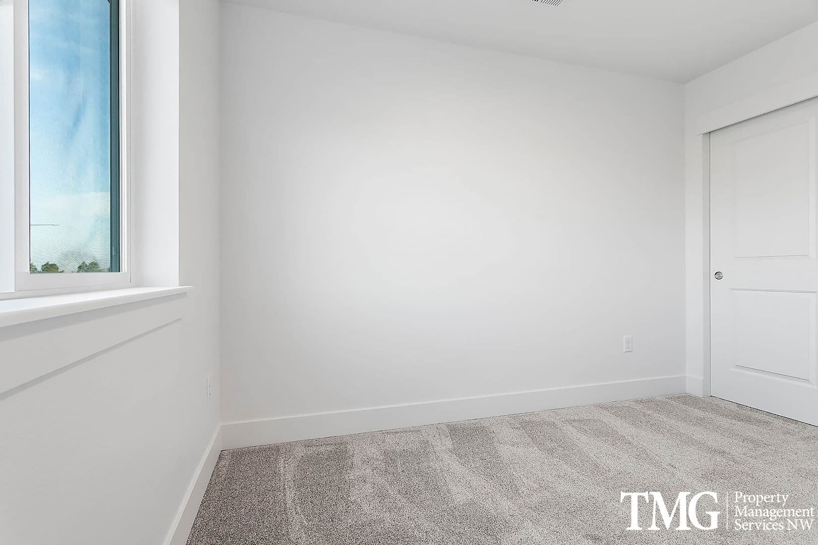 West Richland Townhome: 977 Creer Way - E-114