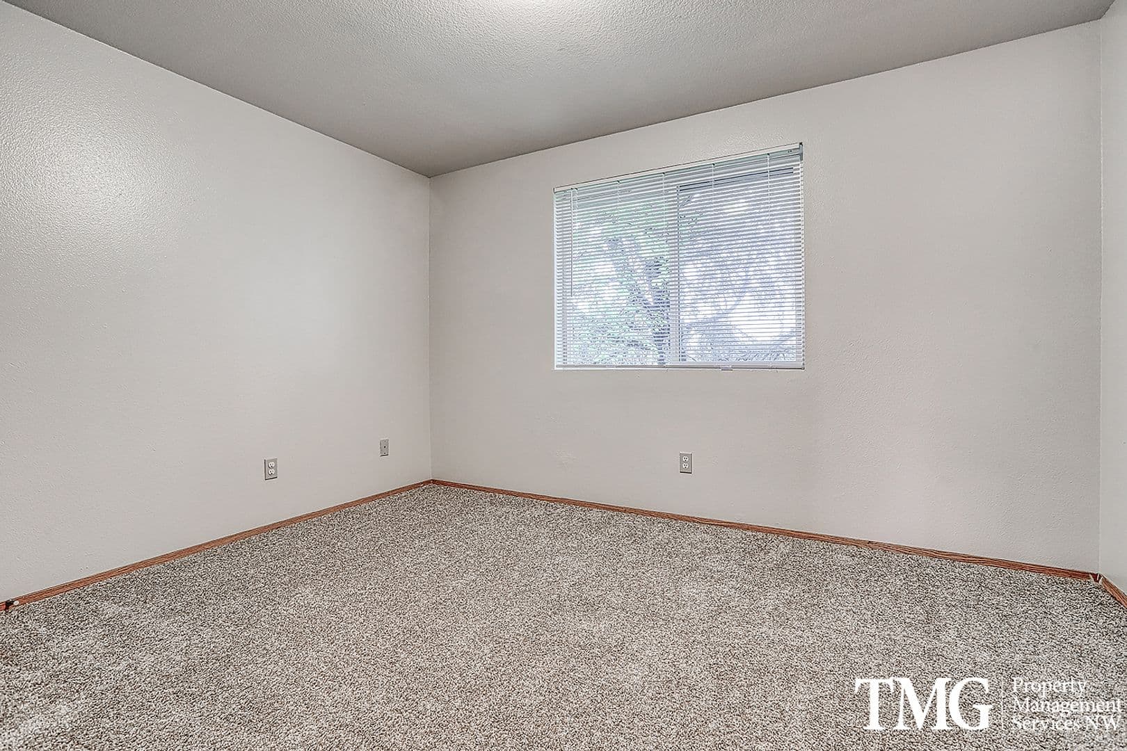Vancouver Apartment: 13708 NE 18th St