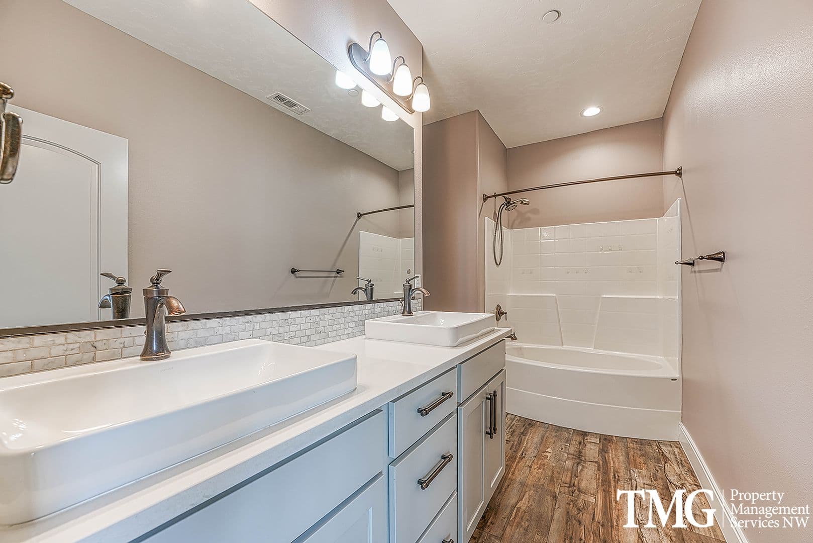 Richland House: 4504 Corvina Street