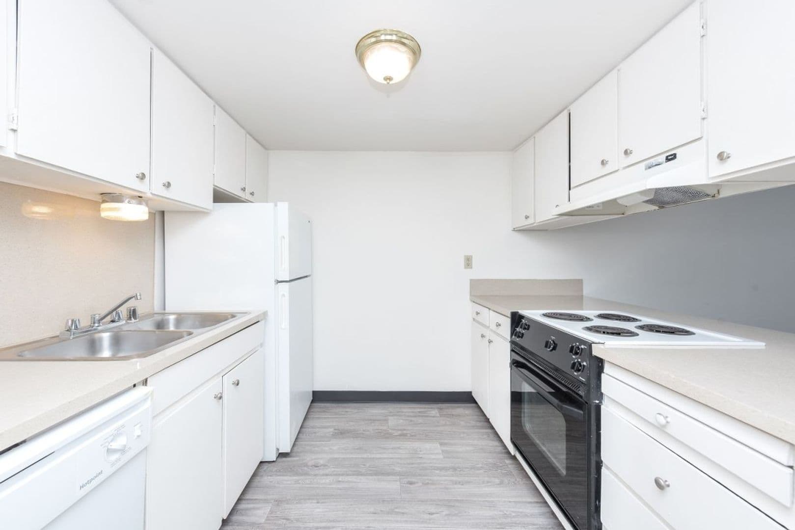 Vancouver Apartment: 3417 NE 53rd St