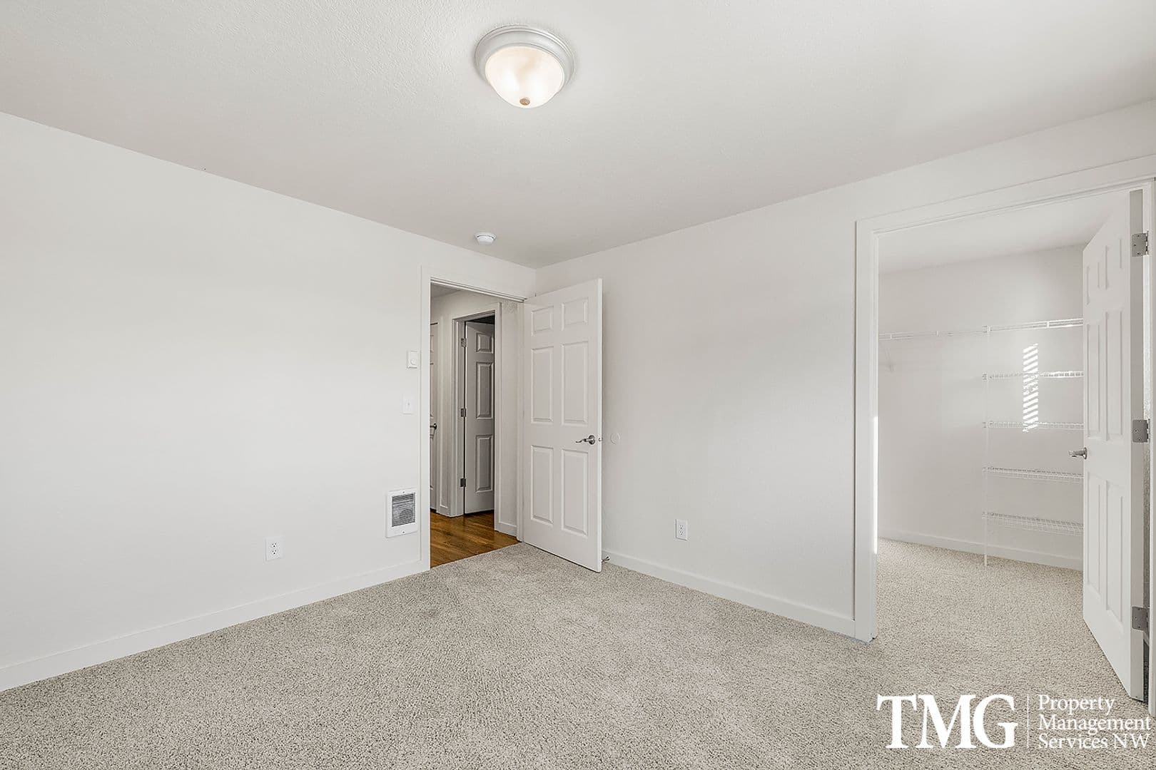 Vancouver Apartment: 16119 SE 1st St