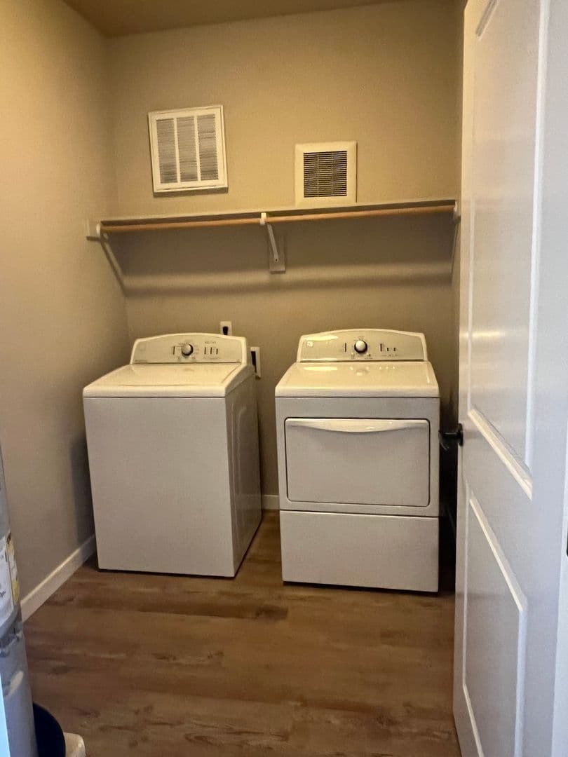 Vancouver Apartment: 608 NE 86th St
