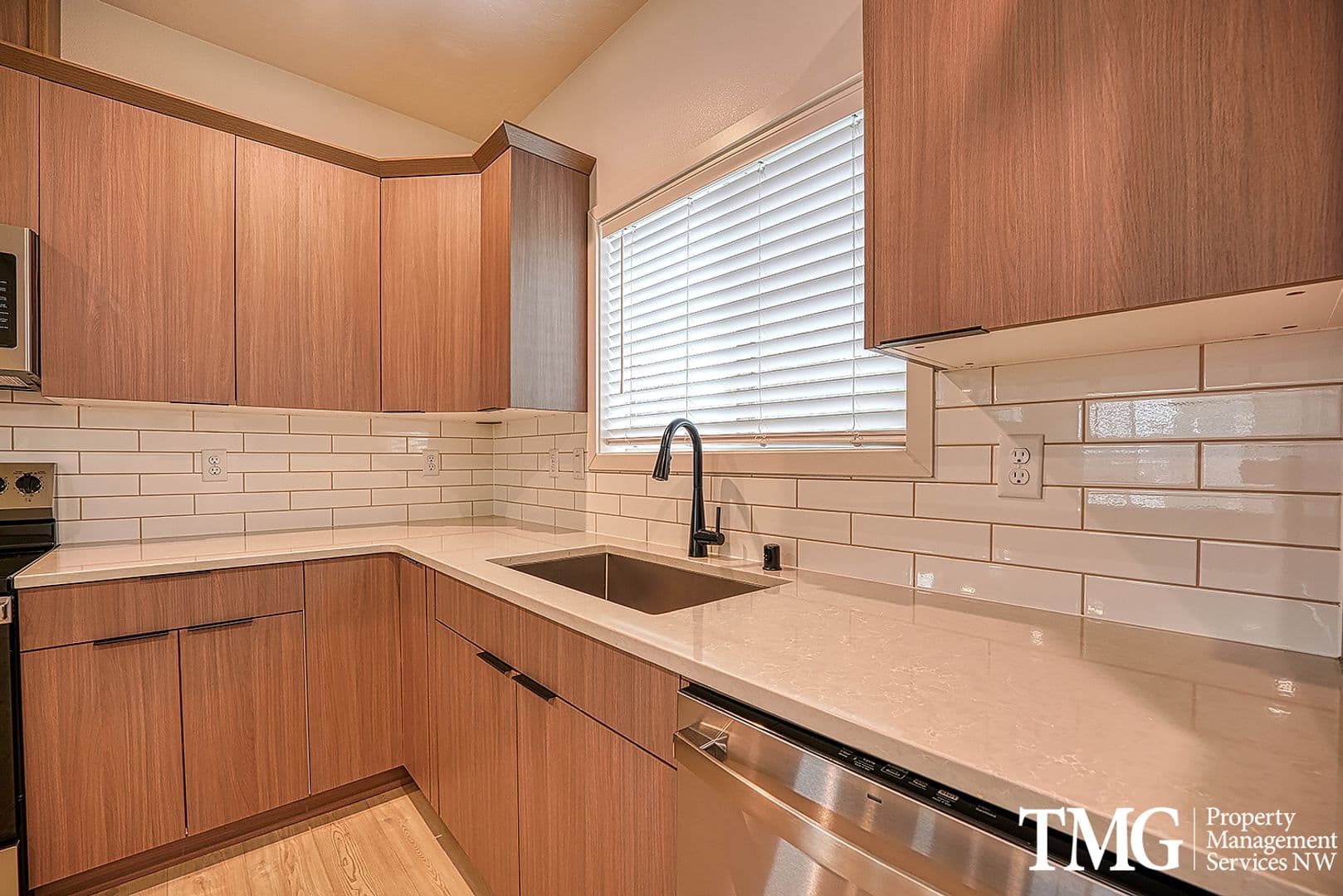 Kennewick Townhome: 718 N Volland St