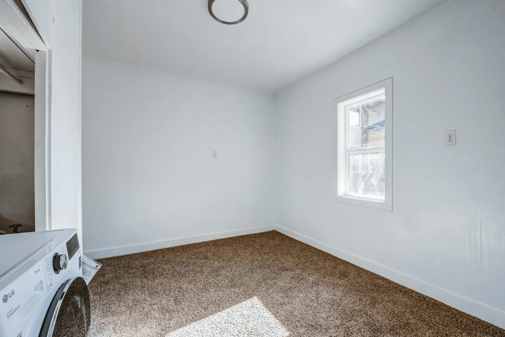 Kennewick Apartment: 12 S Morain St