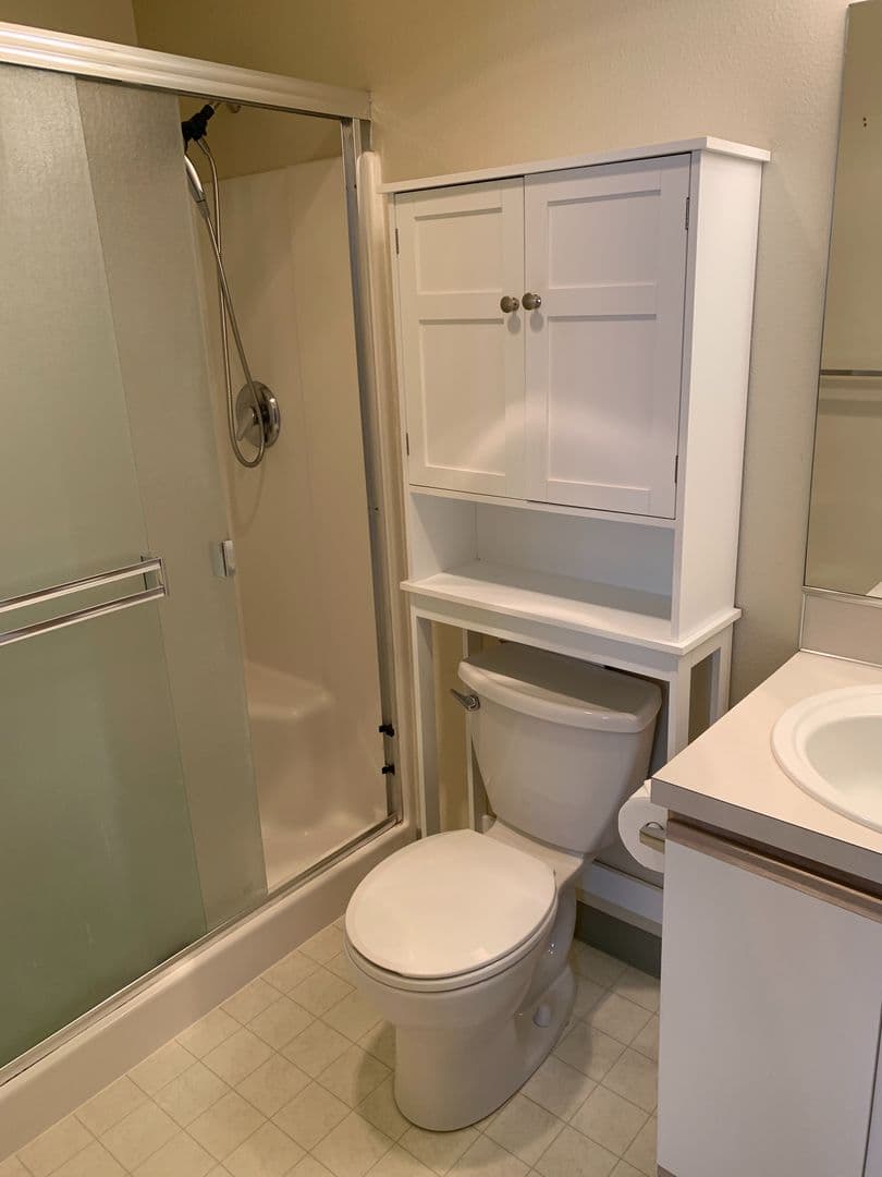 Vancouver Apartment: 804 NE 164th Avenue, #A & #B