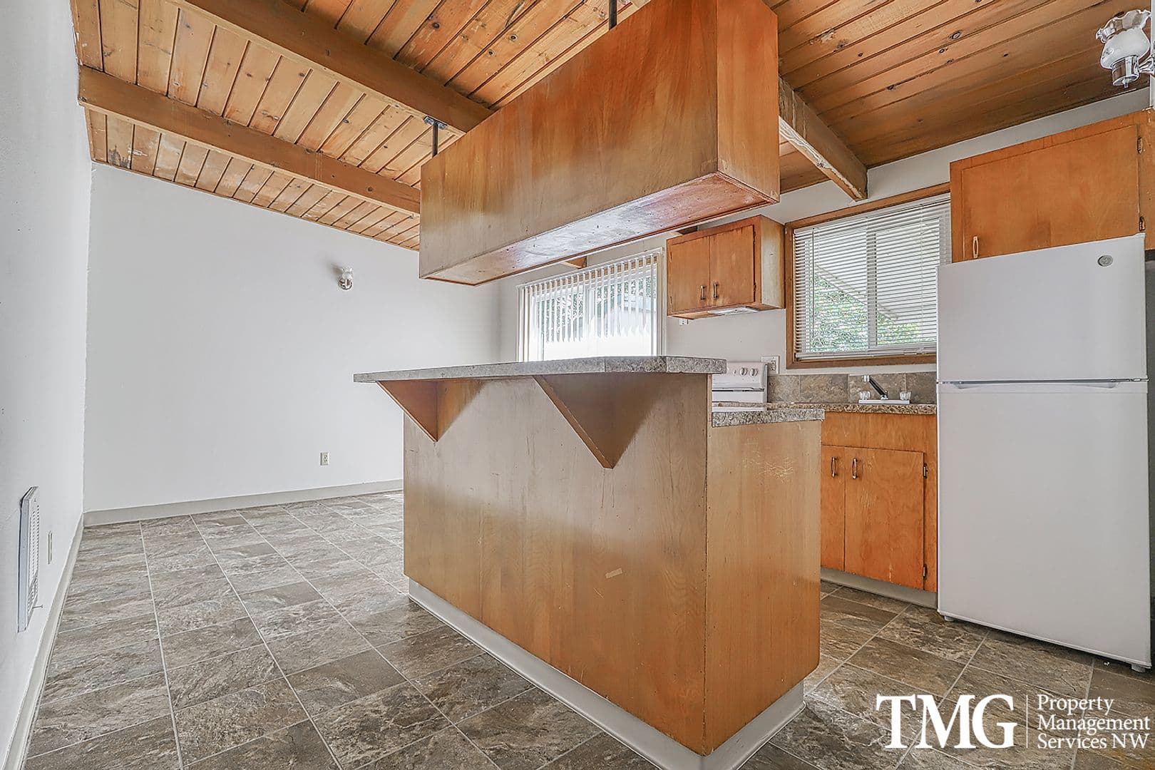 Vancouver Apartment: 2106 & 2108 E 33rd Street