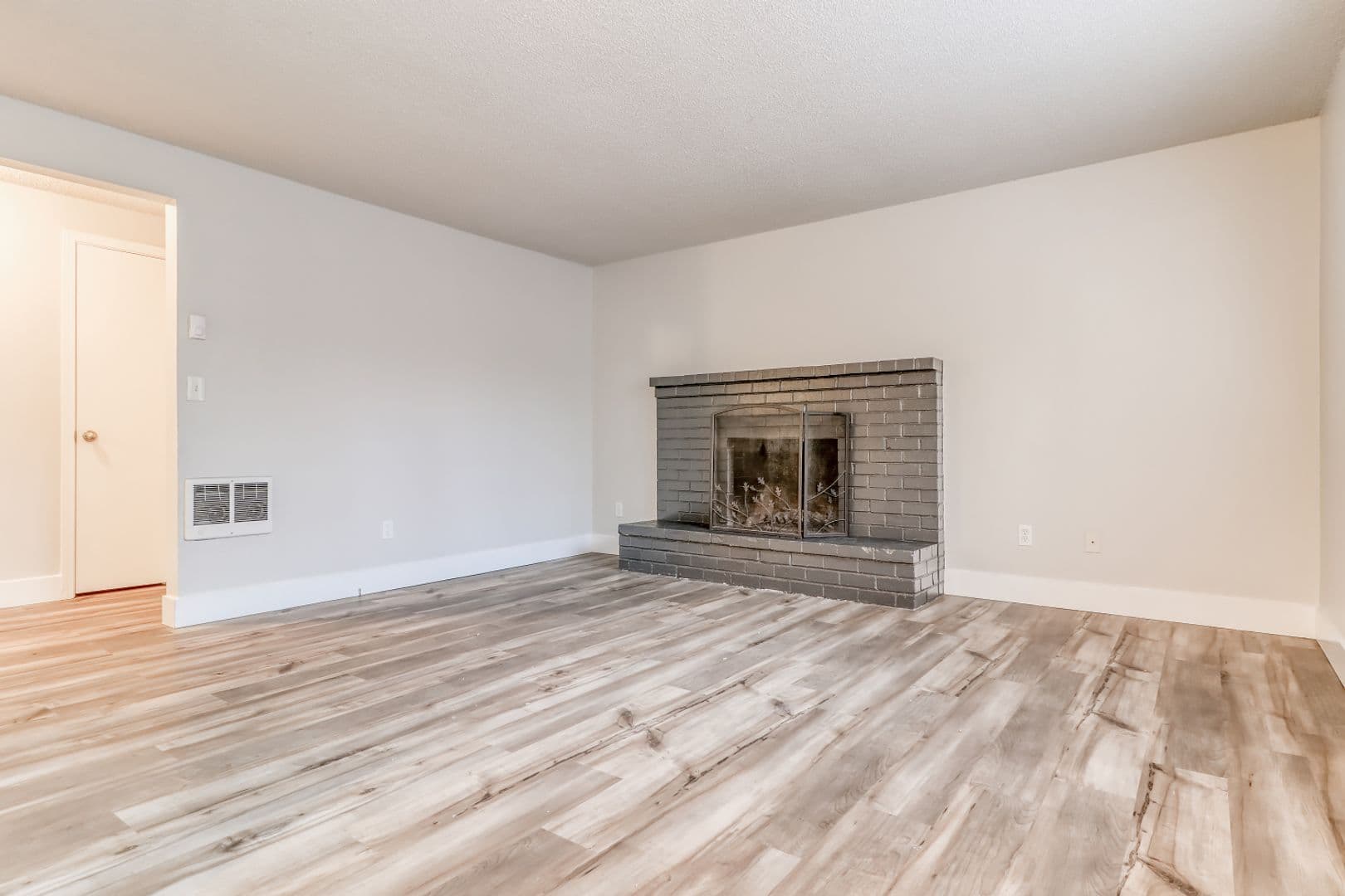 Vancouver Apartment: 3218 Edgewood Dr