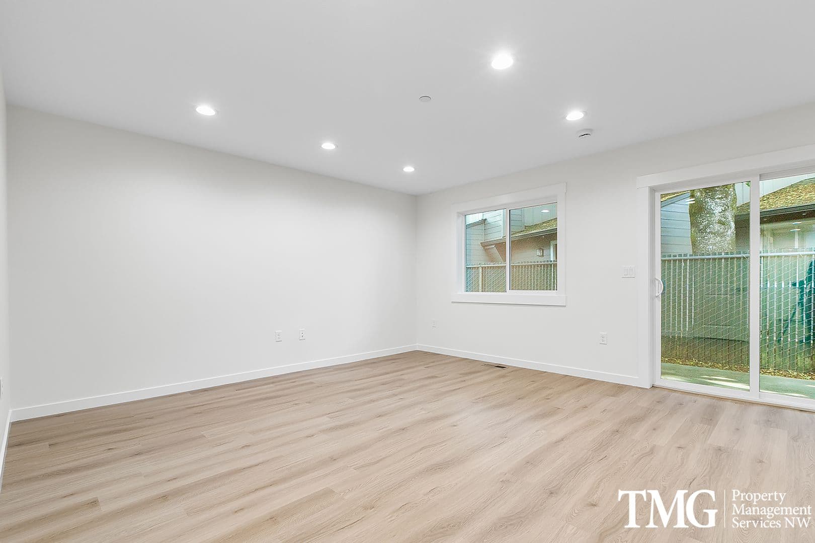 Vancouver Apartment: 5119 NE Saint James Road
