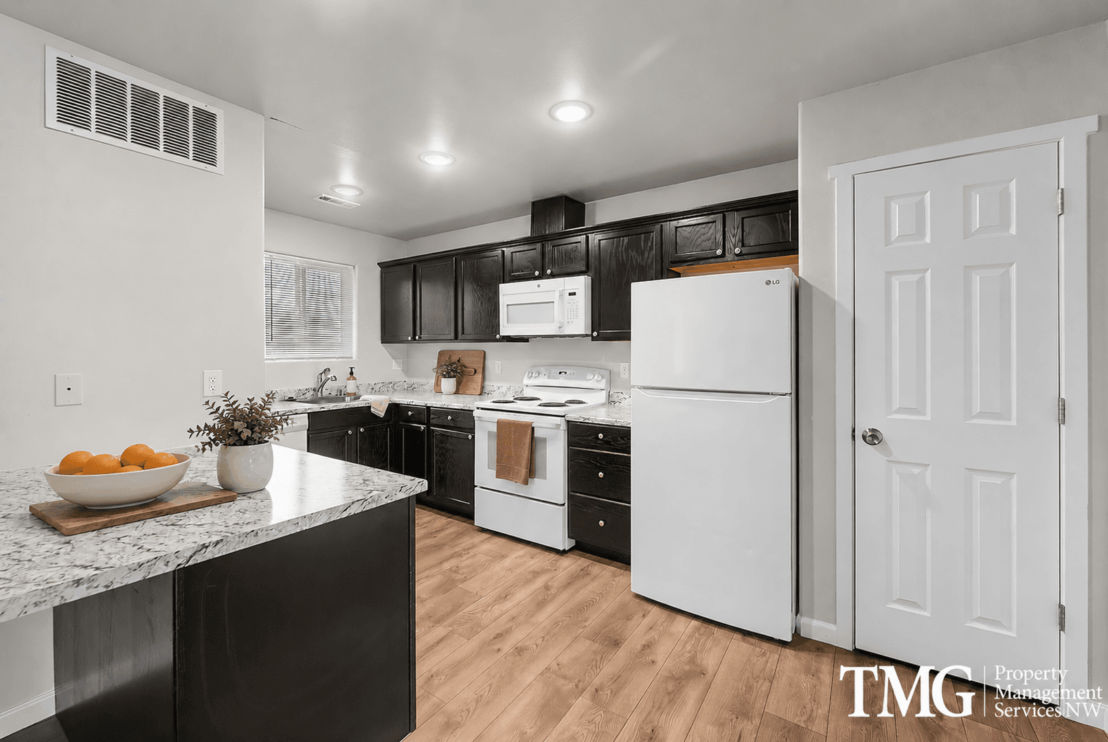 Kennewick Apartment: 1863 & 1917 West 19th Avenue