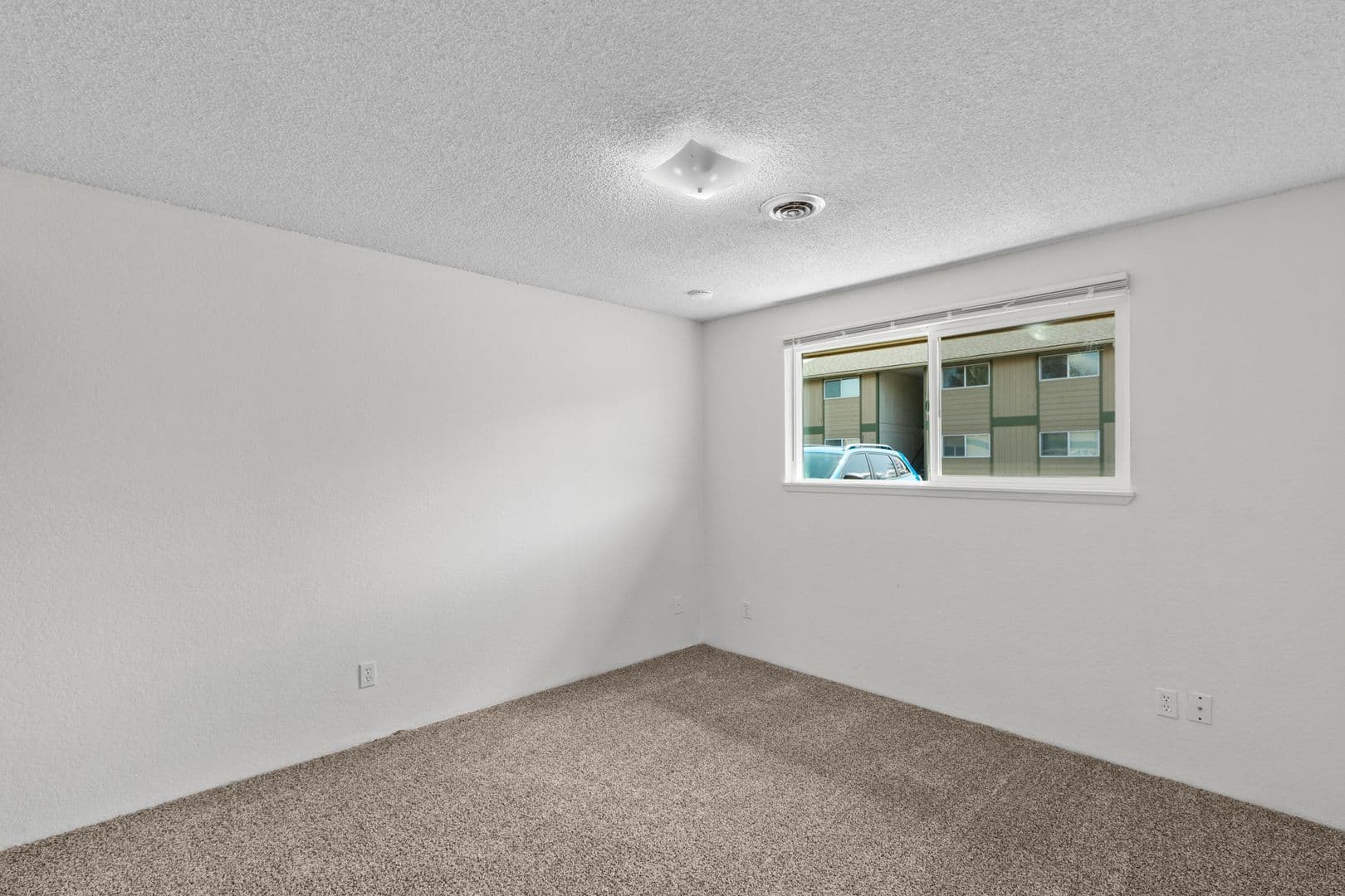 Richland Apartment: 850 Aaron Drive