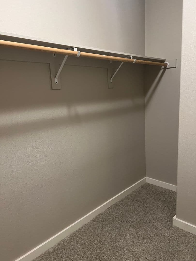Vancouver Apartment: 608 NE 86th St