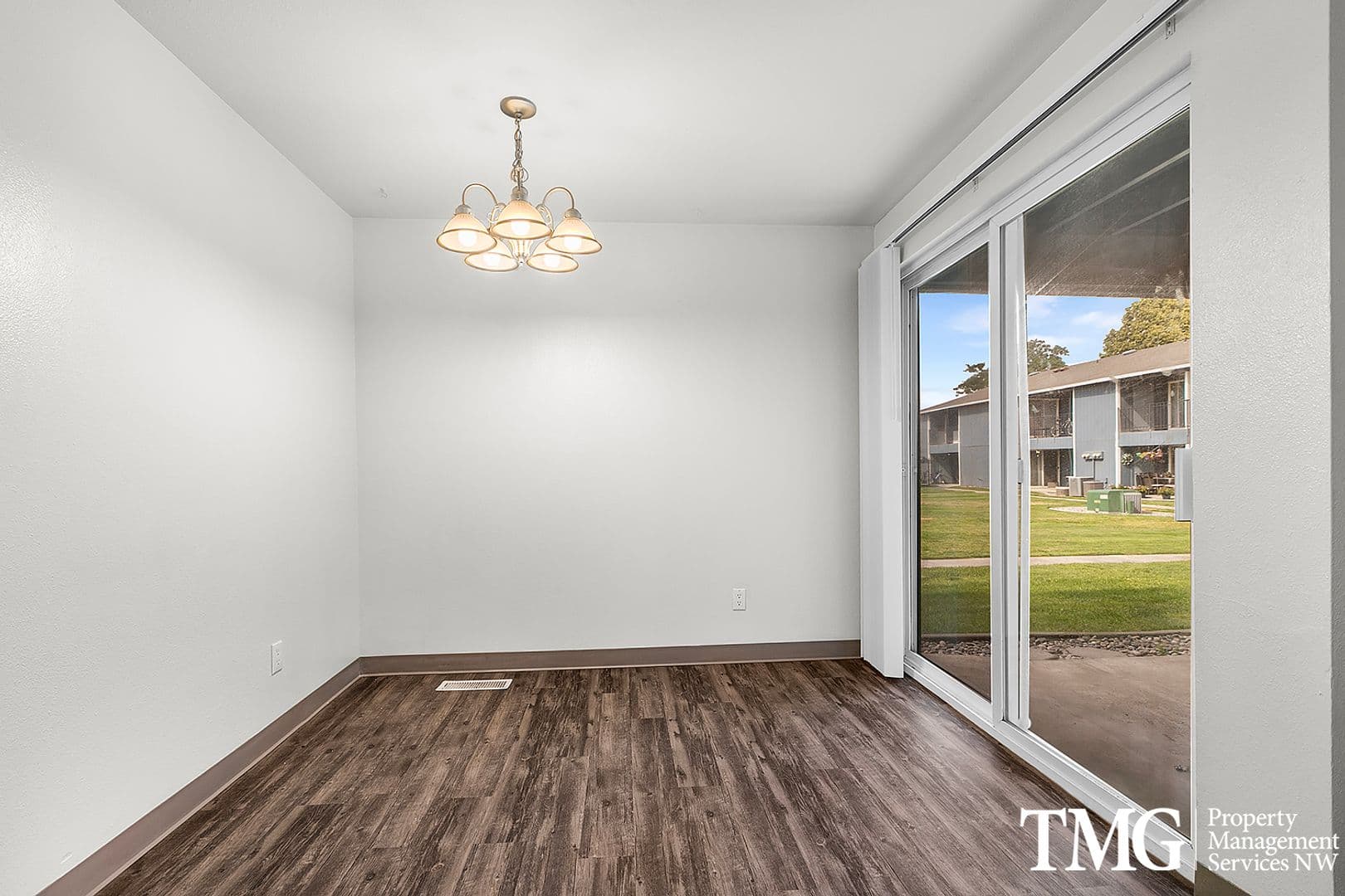 Kennewick Apartment: 440 N Volland