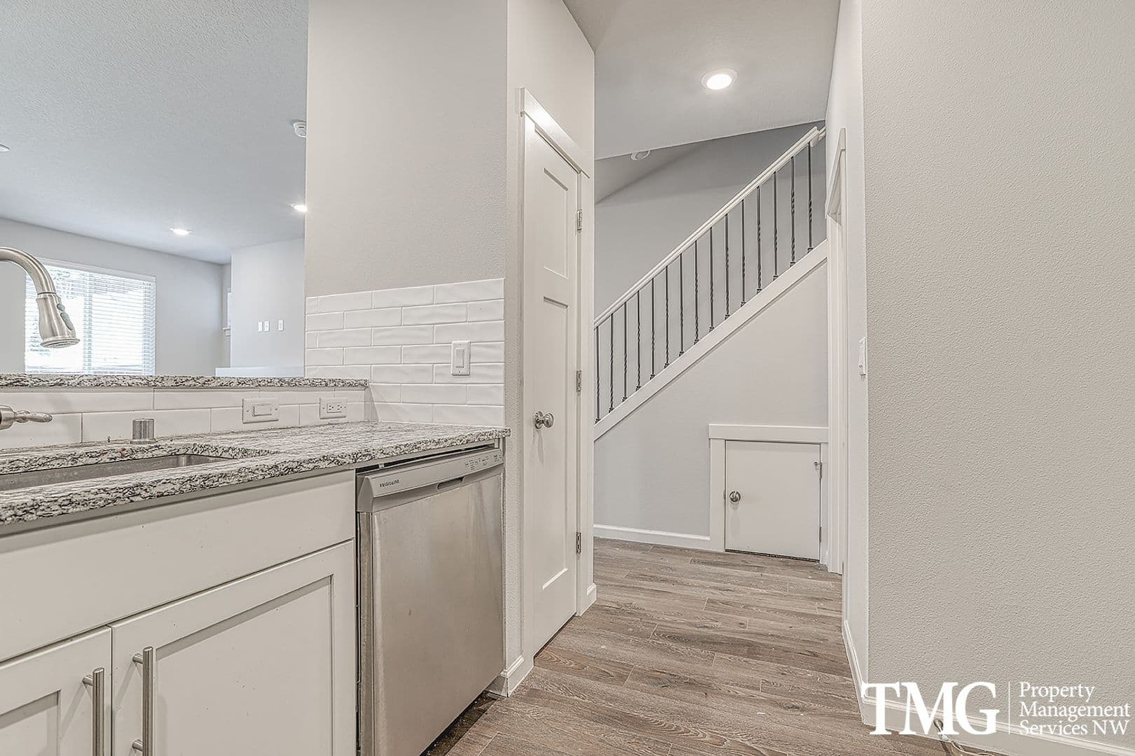 Ridgefield Townhome: 4231 S Waters Edge Way