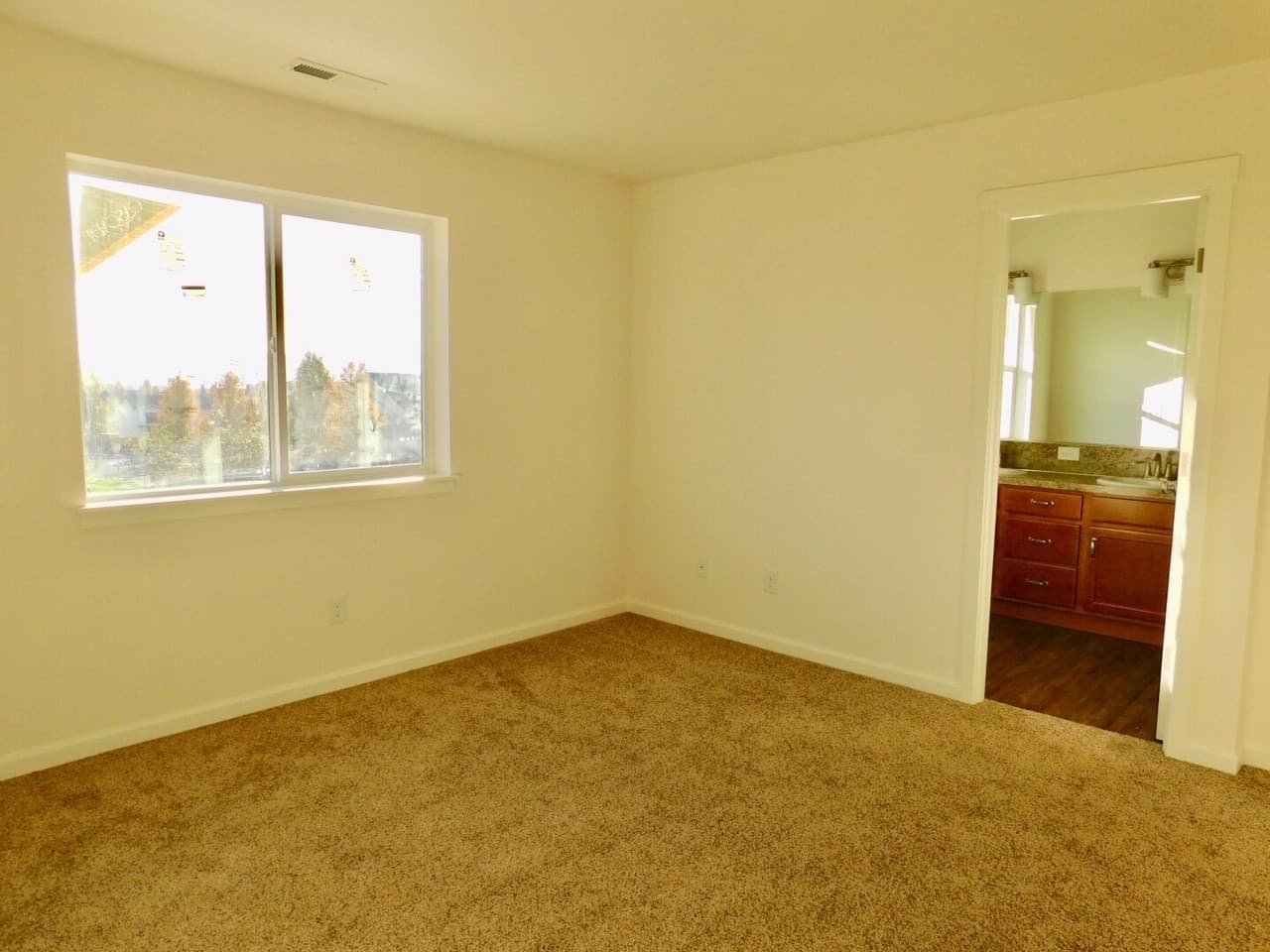 Vancouver Apartment: 3301 & 3305 Lincoln Avenue