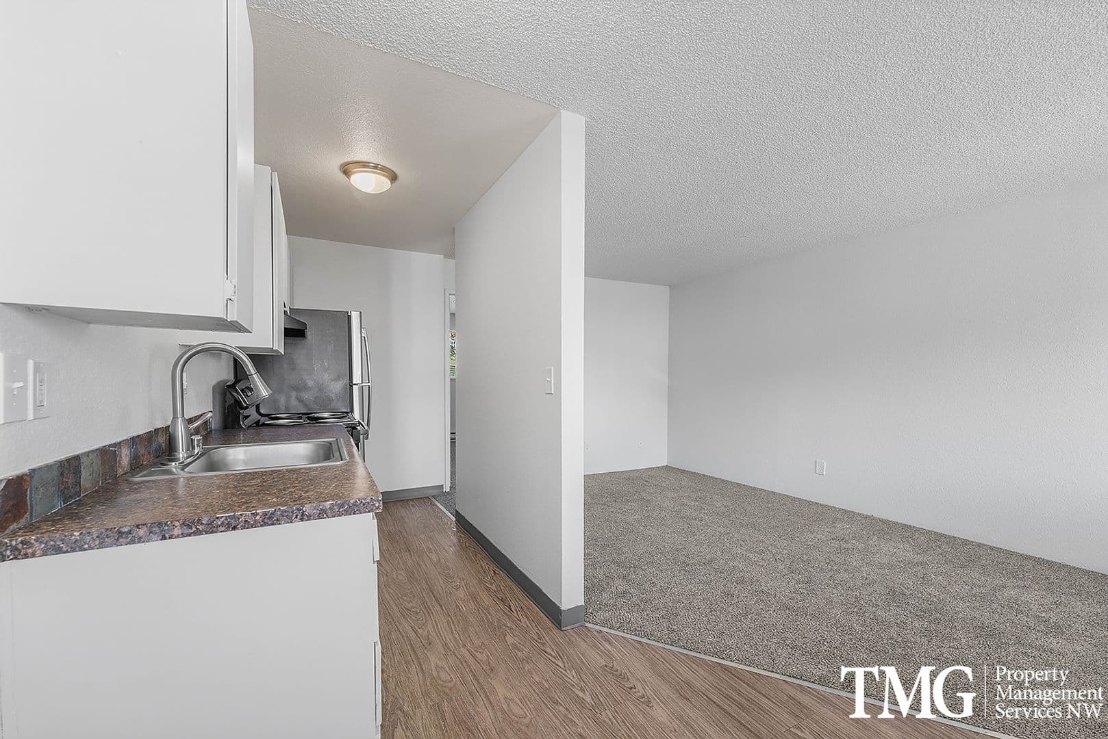 Kennewick Apartment: 803 S Olympia St