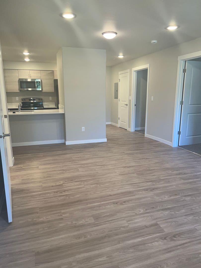 Vancouver Apartment: 9615 NE 25th Ave