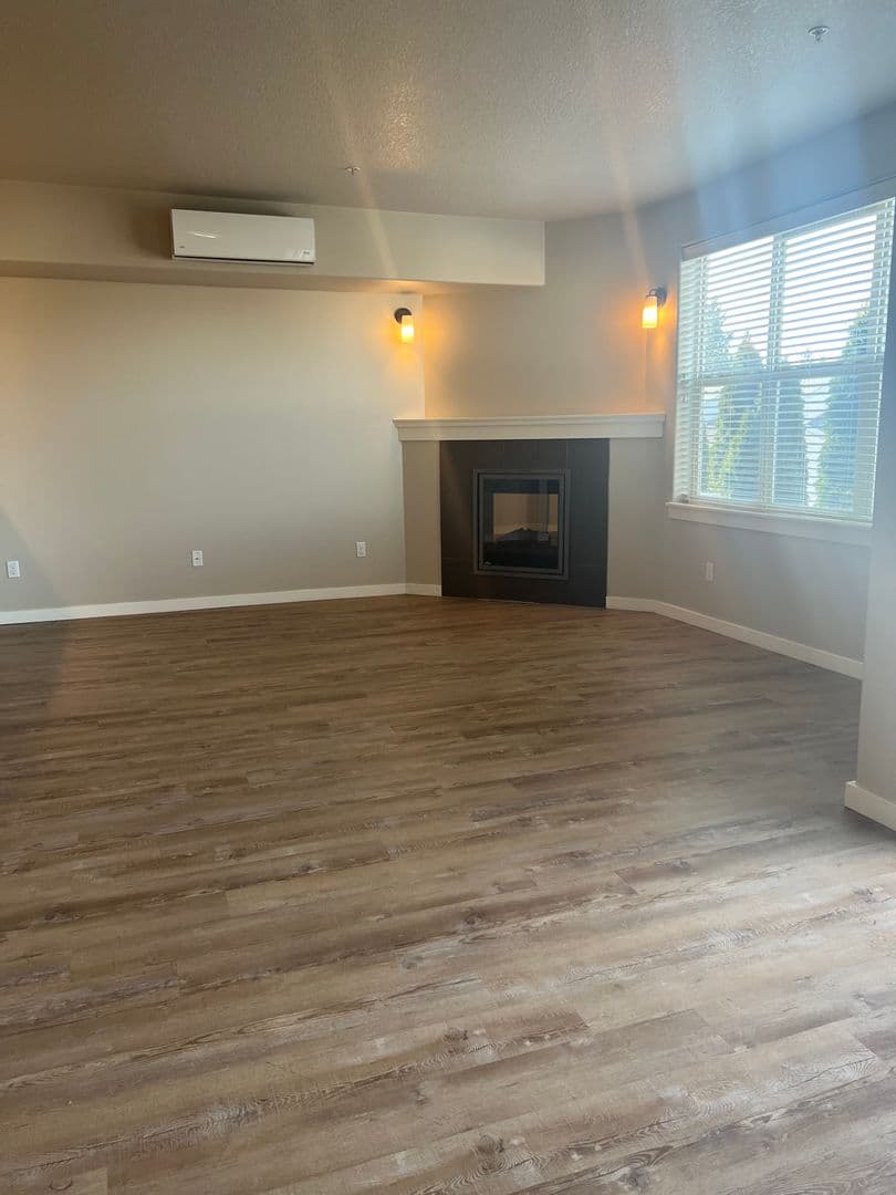 Vancouver Apartment: 608 NE 86th St