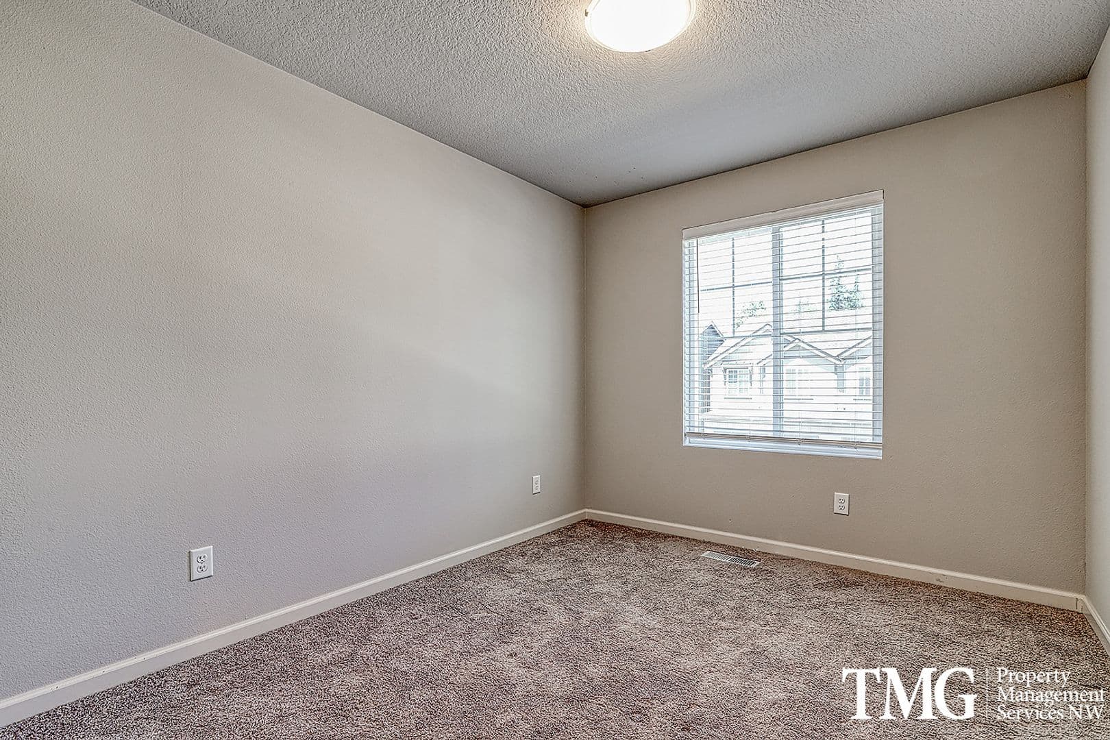 Ridgefield Townhome: 4231 S Waters Edge Way