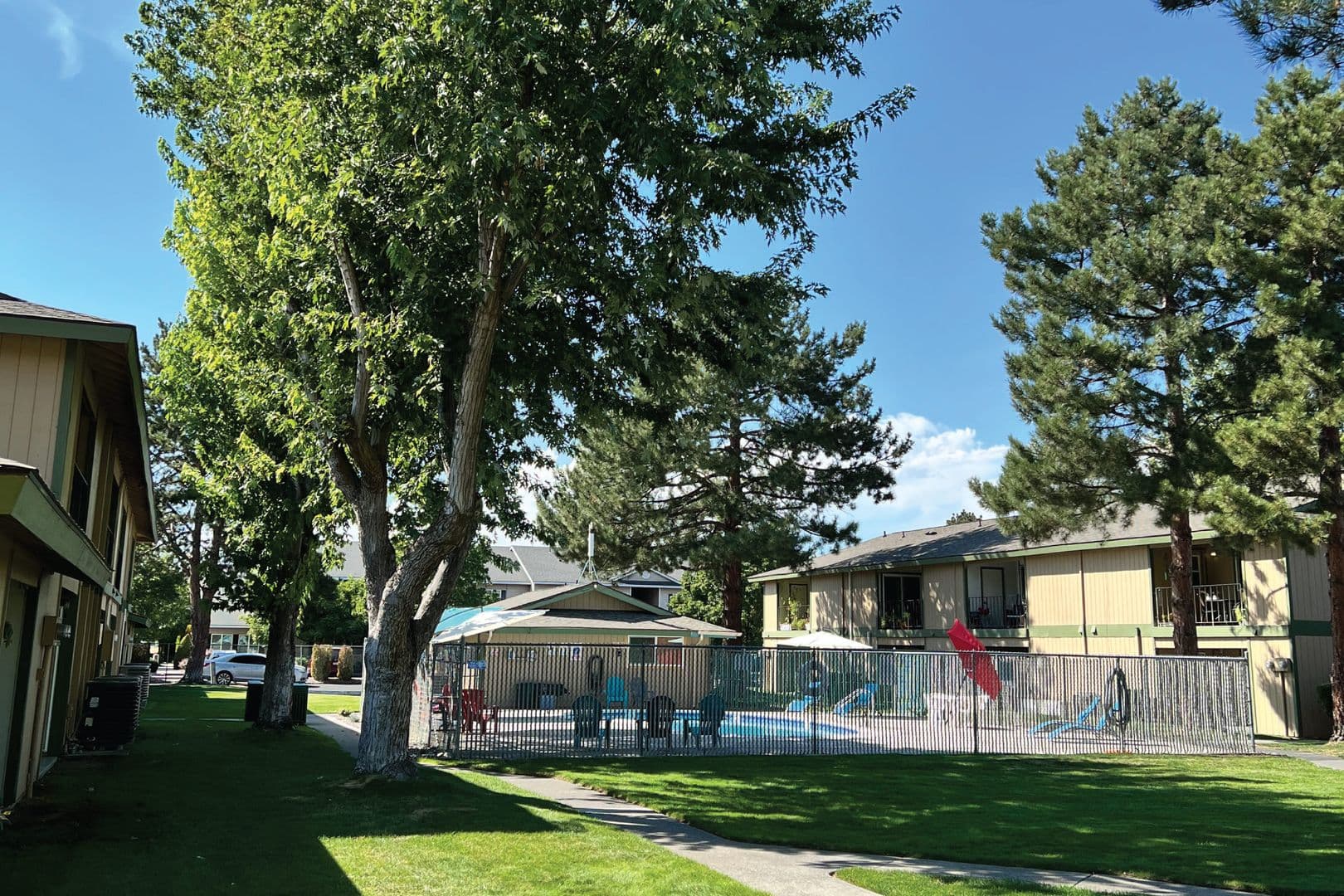 Richland Apartment: 850 Aaron Drive