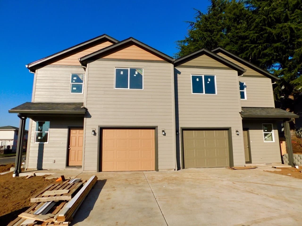Vancouver Apartment: 3301 & 3305 Lincoln Avenue