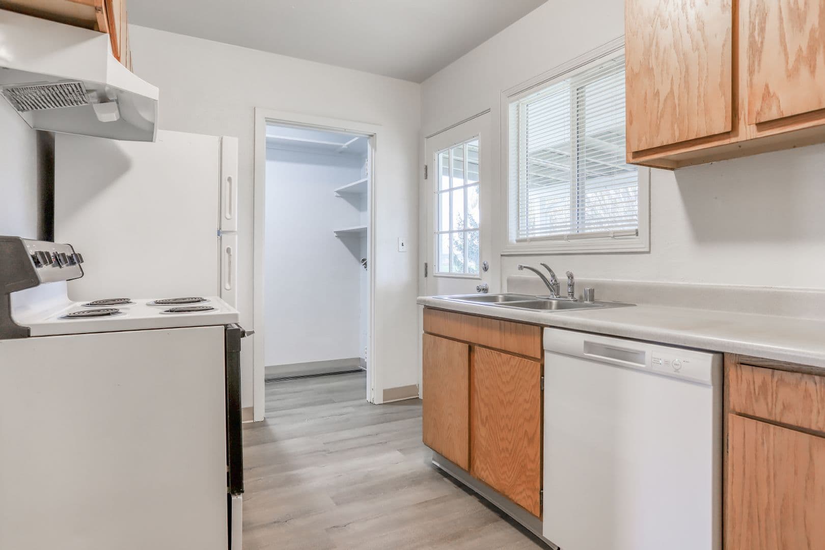 Vancouver Apartment: 3504 & 3506 Yeoman Avenue