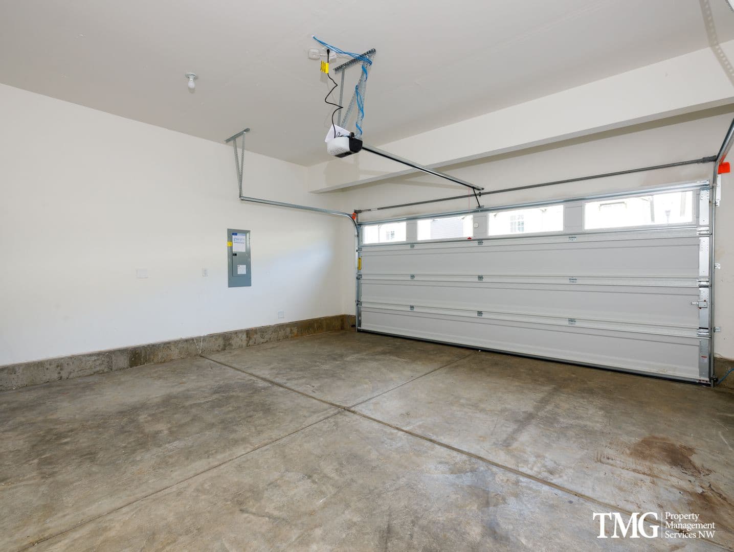 Ridgefield Townhome: 4231 S Waters Edge Way