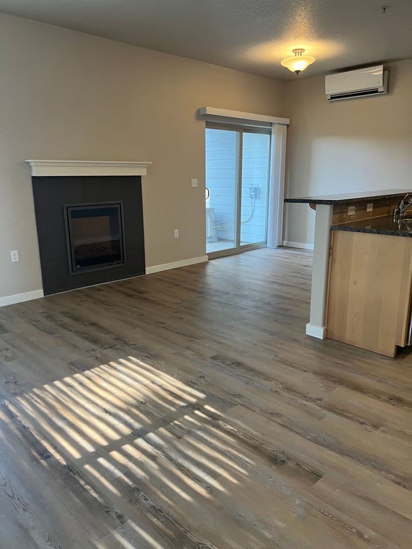 Vancouver Apartment: 608 NE 86th St