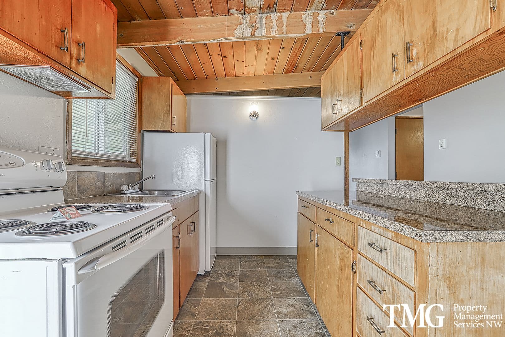 Vancouver Apartment: 2106 & 2108 E 33rd Street